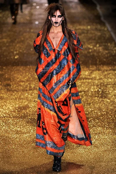 Look 38